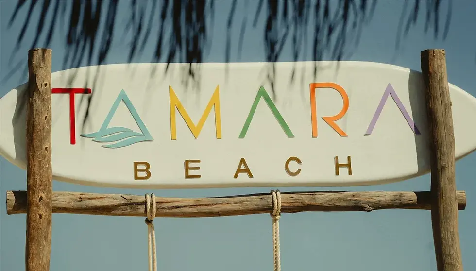 Letrero de colores de Tamara Beach Los Cabos